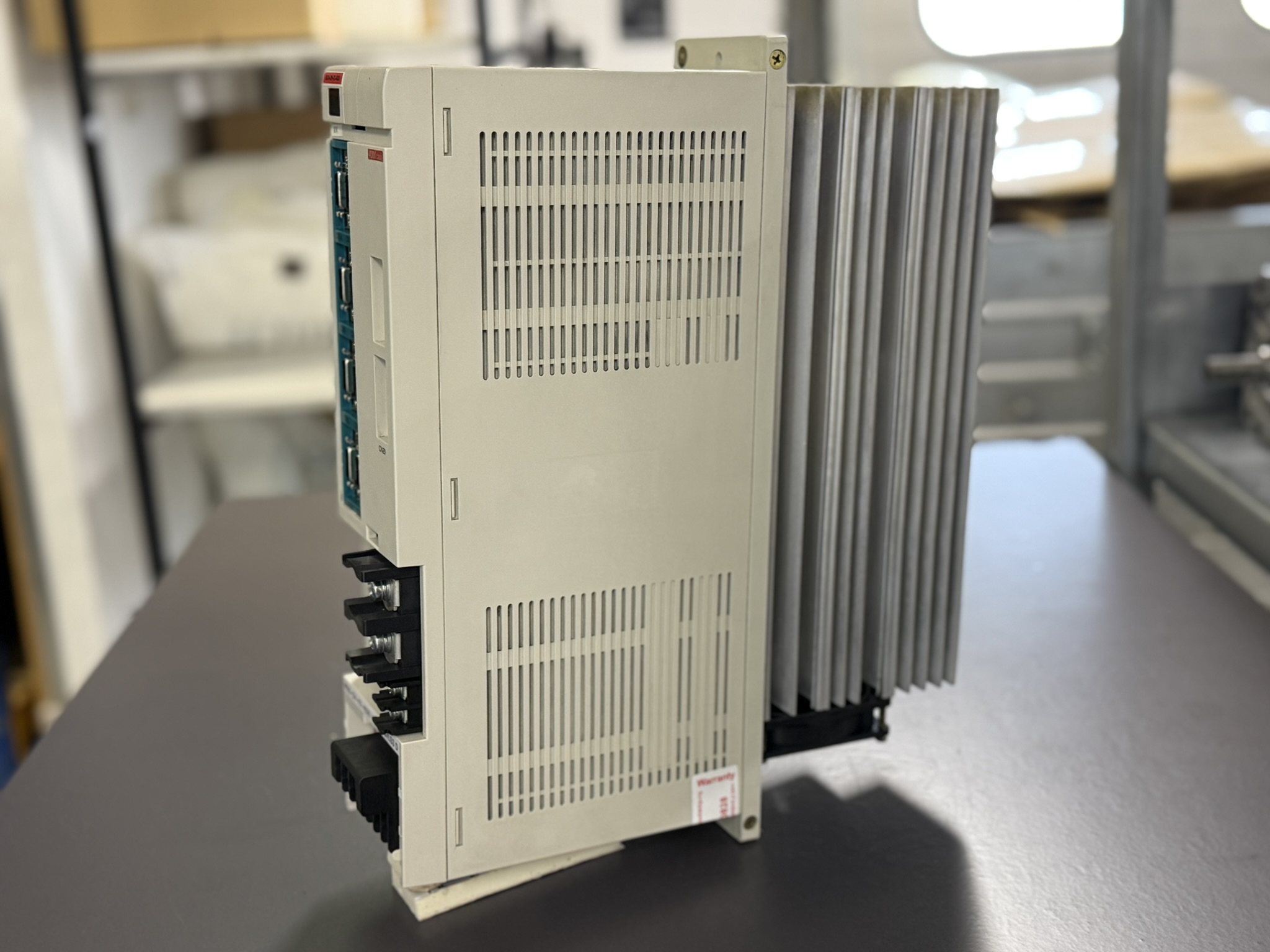 MDS-CH-V2-4535 Mitsubishi Servo AC Drive Ansicht Seite