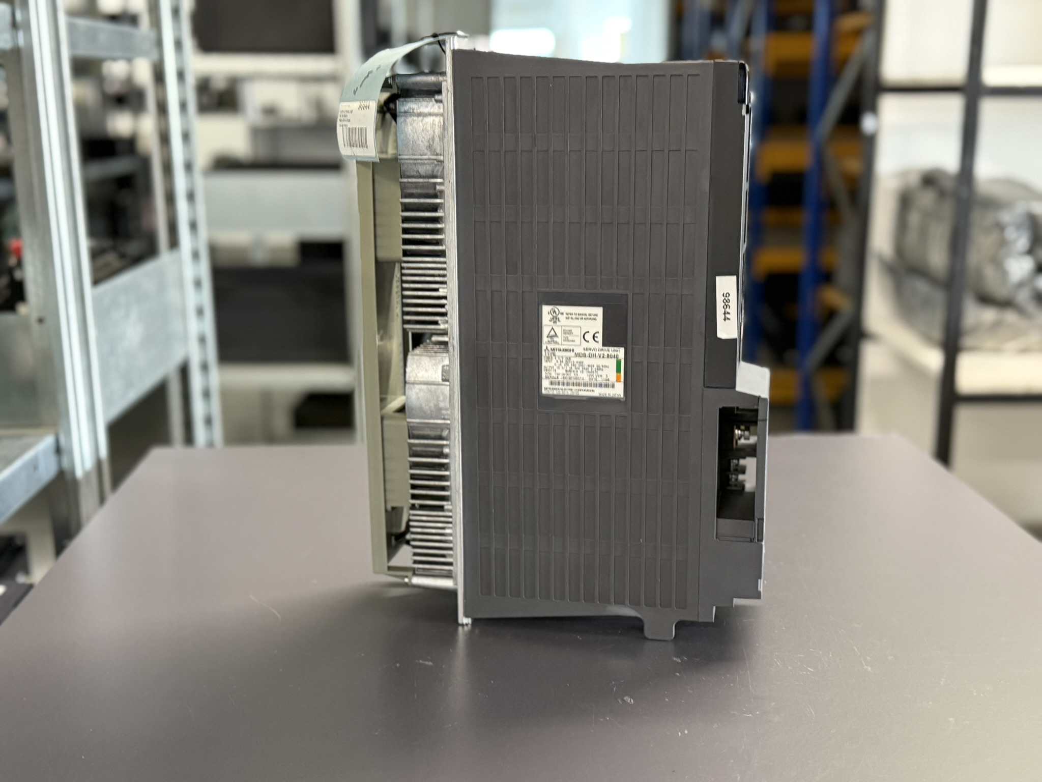 Mitsubishi Servo Drive Unit MDS-DH-V2-8040 Ansicht Seite