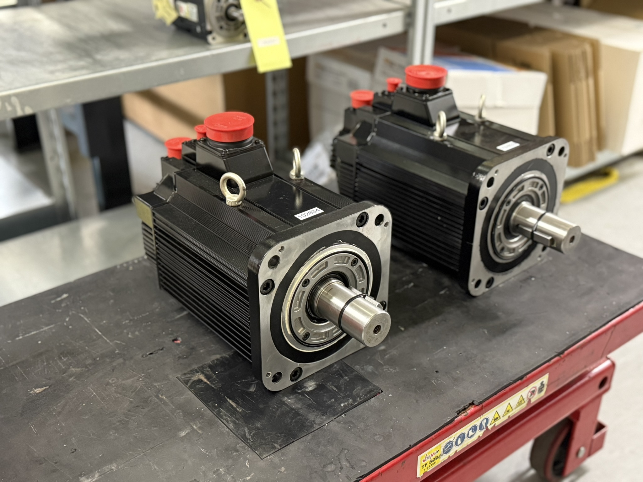 SGMGH-55A2A-OY15 Yaskawa Servo Motor Ansicht Seite 2