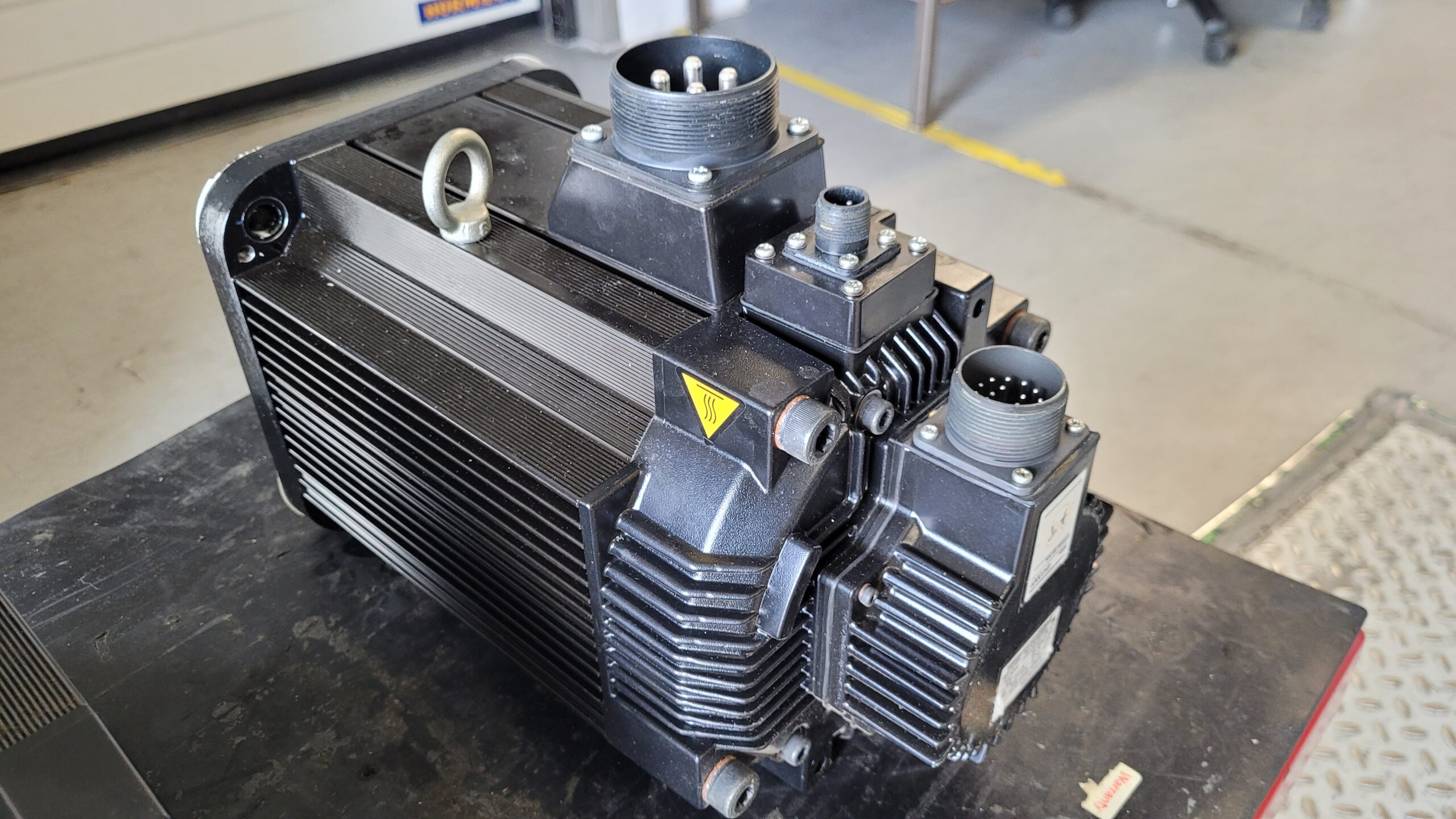 SGMGH-55A2A-OY15 Yaskawa Servo Motor vor der Reparatur 1