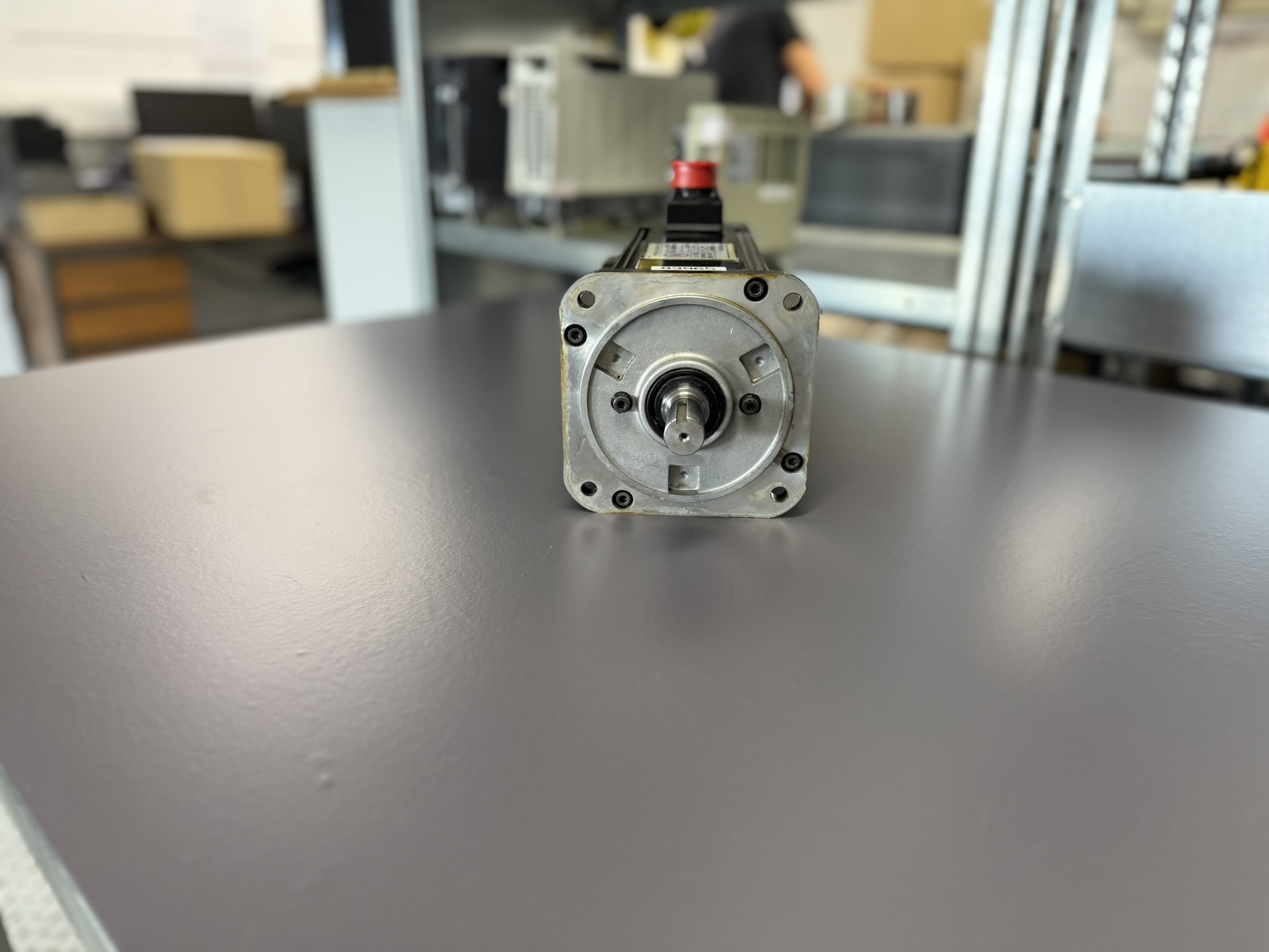 Yaskawa USAGED-09A22T Servo Motor mit Encoder UTOPH-81AVF_20 Front