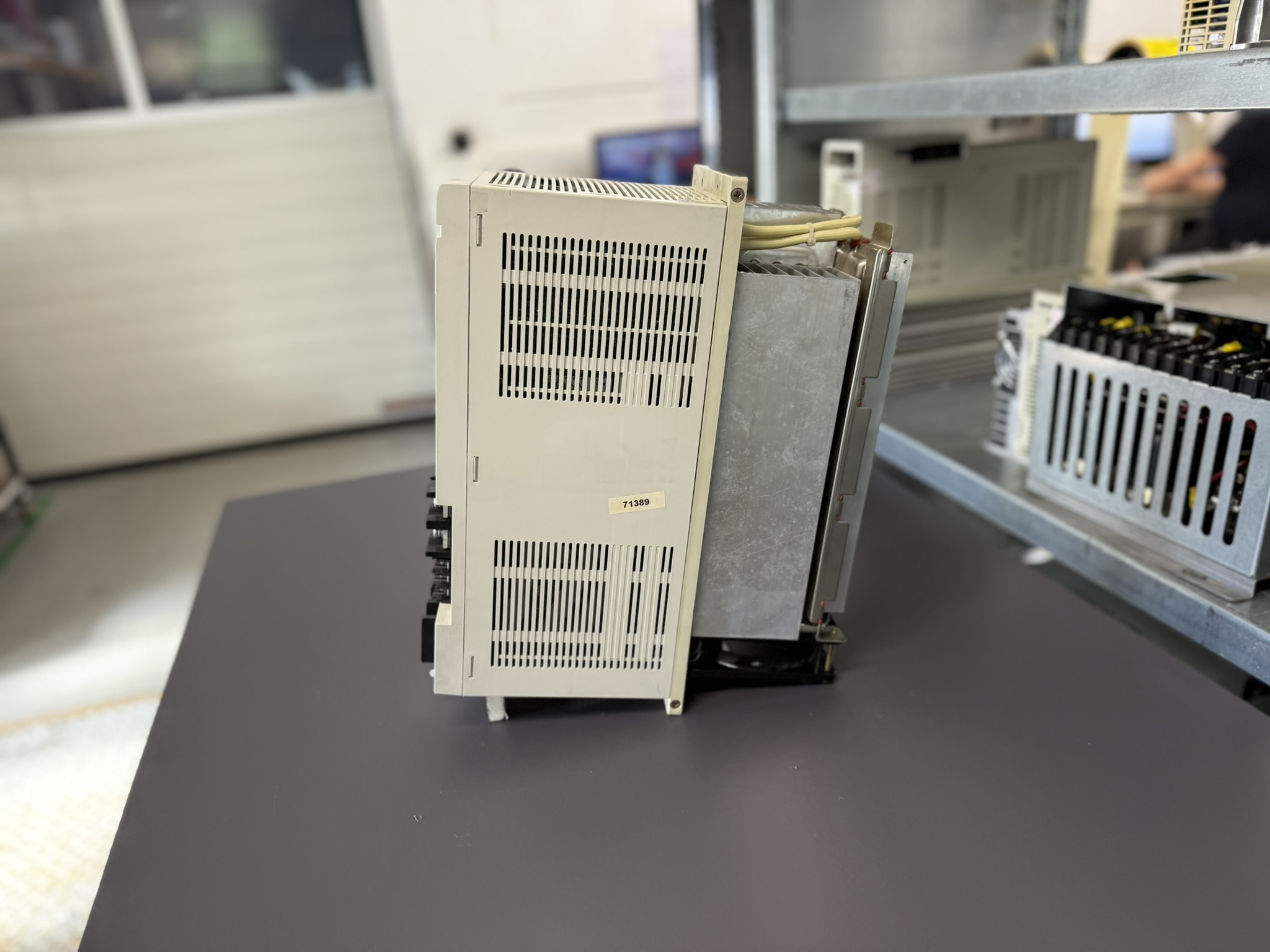 Mitsubishi MDS-B-CV-370 Power Supply Unit Seite 3