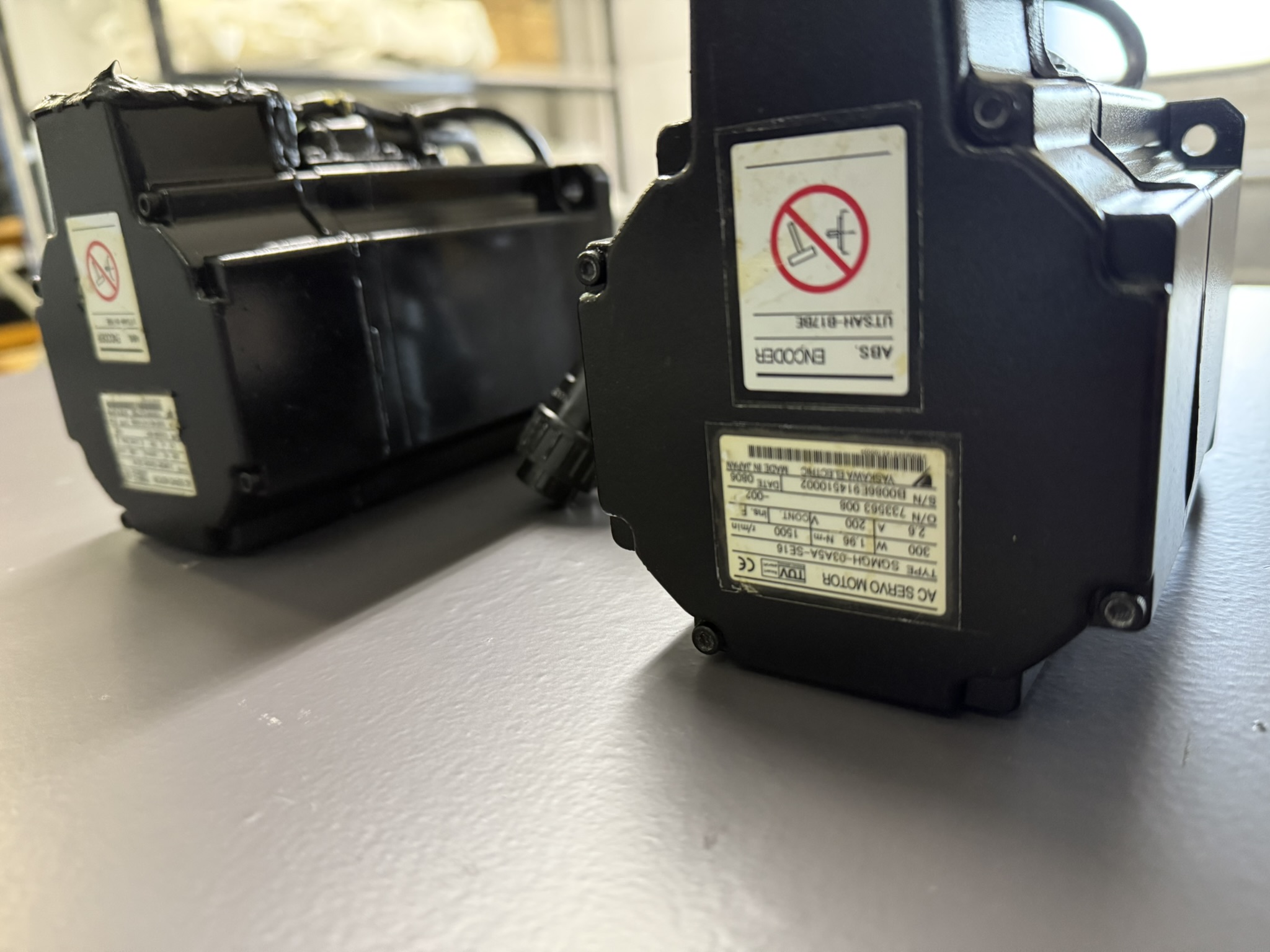 Yaskawa SGMGH-03A5A-SE16 AC Servo Motor Typenschild