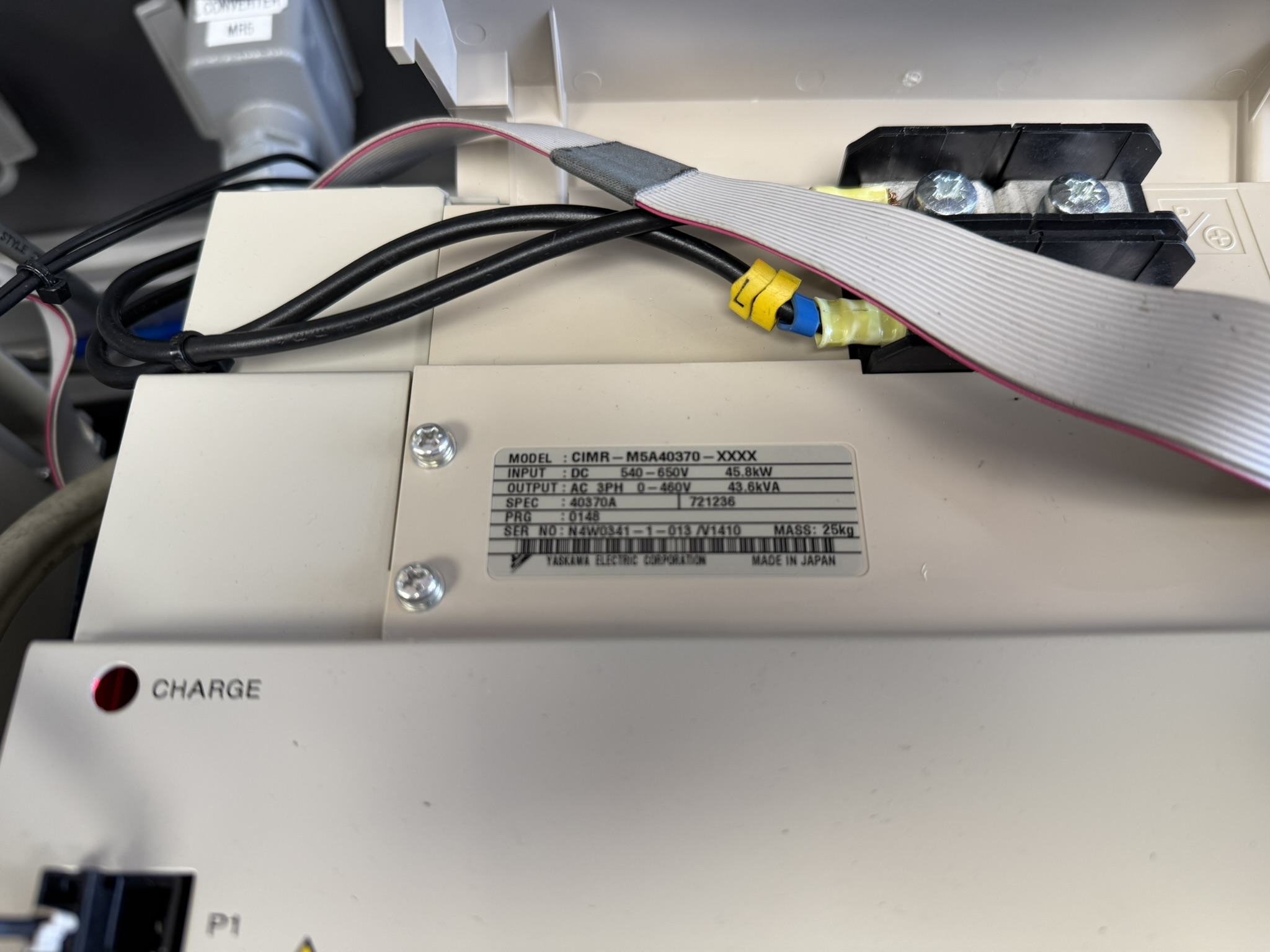 Yaskawa Converter VS-656 MR5 CIMR-MR5N4037 Yaskawa Inverter VS-626M5 CIMR-M5A40370-XXXX Typenschild 2