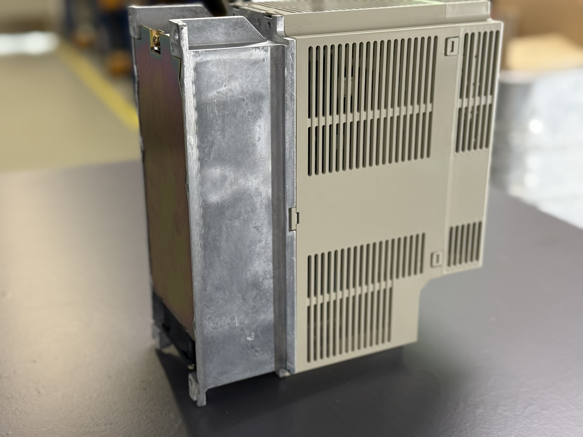 Yaskawa SGDB-10VD AC Servopack Seite 1