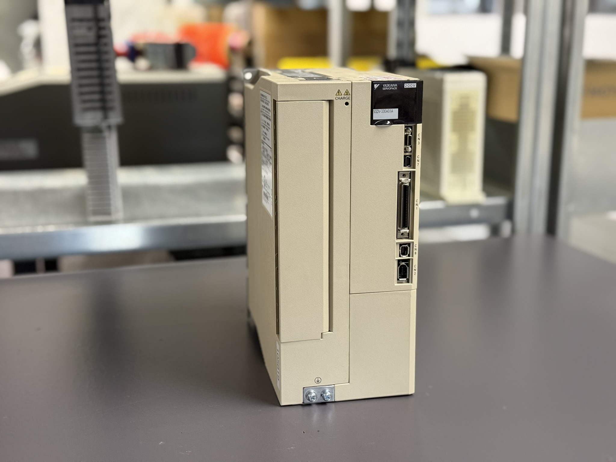 Yaskawa SGDV-330A01A Servopack Hauptbild