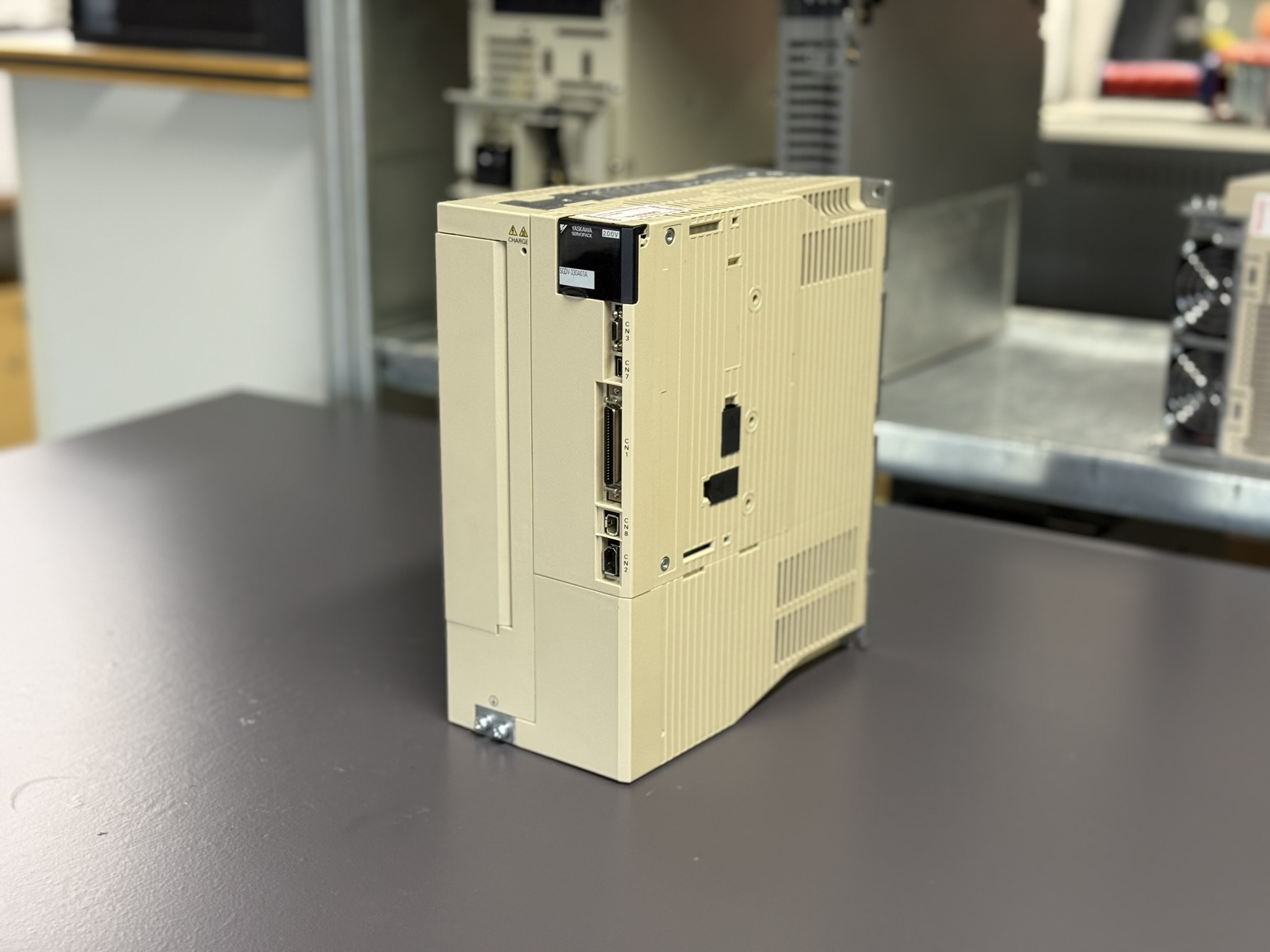 Yaskawa SGDV-330A01A Servopack Seite 3