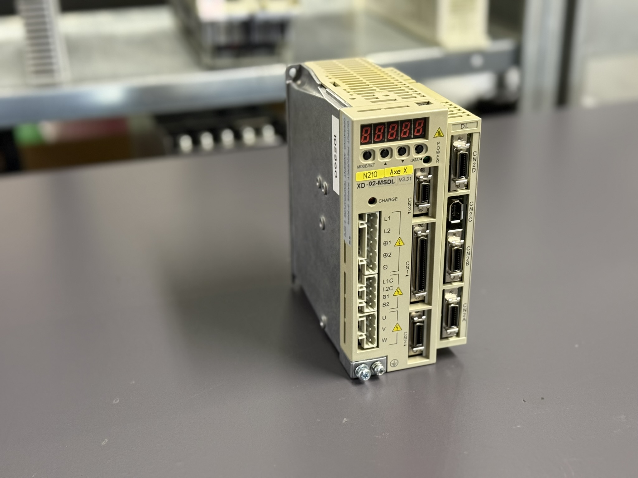 Yaskawa XtraDrive XD-02-MSDL Servopack Hauptansicht