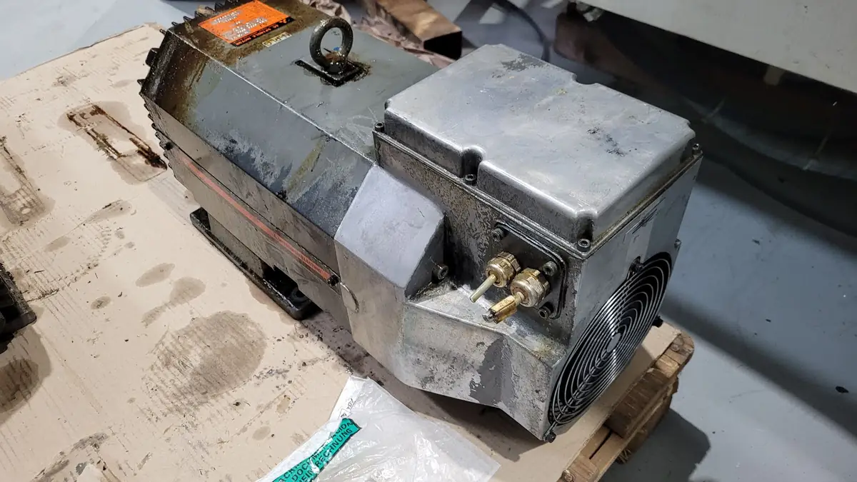 Mitsubishi Spindelmotor SJ-11XW8Z before the repair