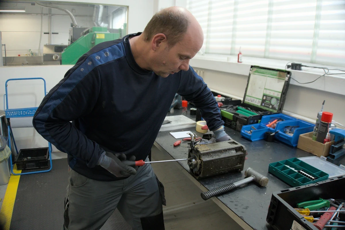 Disassembly of the encoder system, sensors, and resolver.